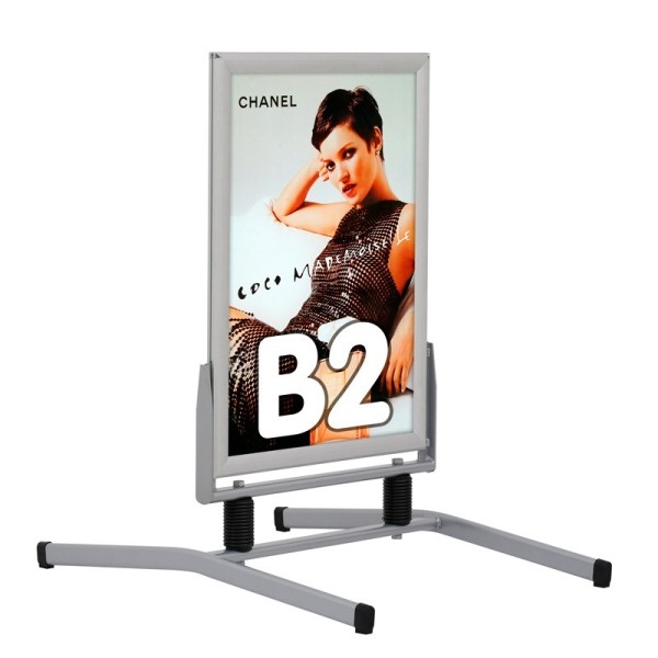 Eco Swingmaster Gehwegstopper aus Aluminium M&T DISPLAYS 2 - Cimaise Tableau 